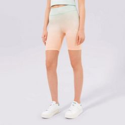 PUMA LEGGINSY KOLARKI DAMSKIE PUMA-SZORTY 845842 PRZED KOLANO KOLOR RÓŻOWY. Czerwone legginsy Puma, l, bez wzorów, z materiału, krótkie. Za 117.10 zł.