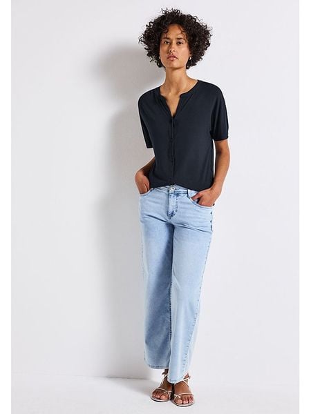 Street One Bluzka w kolorze granatowym rozmiar: 38. Niebieskie bluzki Street One, s, bez wzorów, z wiskozy, klasyczne, bez kołnierzyka, bez ramiączek. Za 83.03 zł.