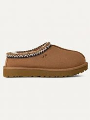 UGG Skórzane kapcie "Tasman II" w kolorze jasnobrązowym rozmiar: 40. Brązowe obuwie domowe UGG, bez wzorów, z wełny, z okrągłym noskiem, bez zapięcia. Za 572.37 zł.