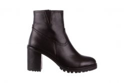 Botki Bayla-196 969608 Siy Soft 196033, Czarny, Skóra naturalna - 40. Czarne botki Bayla, bez wzorów, ze skóry, bez obcasa, bez zapięcia. W wyprzedaży za 134.10 zł.