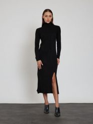 BGN Sukienka w kolorze czarnym rozmiar: 38. Czarne sukienki BGN, bez wzorów, prążkowane, bez kołnierzyka, bez ramiączek, maxi. Za 121.99 zł.