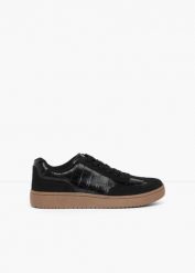 Sneakersy ze zwierzęcymi wzorami. Czarne obuwie sportowe bonprix, ze skóry, bez zapięcia. Za 134.99 zł.