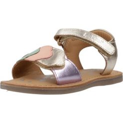 Sandały KICKERS DYASTAR Złoty. Żółte sandały Kickers, bez wzorów, ze skóry, bez obcasa, bez zapięcia. Za 215.99 zł.