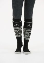 Skarpetki narciarskie Whistler Lorpen. Czarne skarpety Whistler, bez wzorów, z elastanu. Za 44.99 zł.