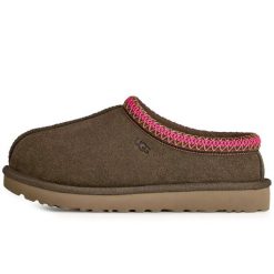 Kapcie Ugg Australian W Tasman Ii Damskie. Brązowe obuwie domowe UGG, bez wzorów, ze skóry, bez zapięcia. Za 639.00 zł.