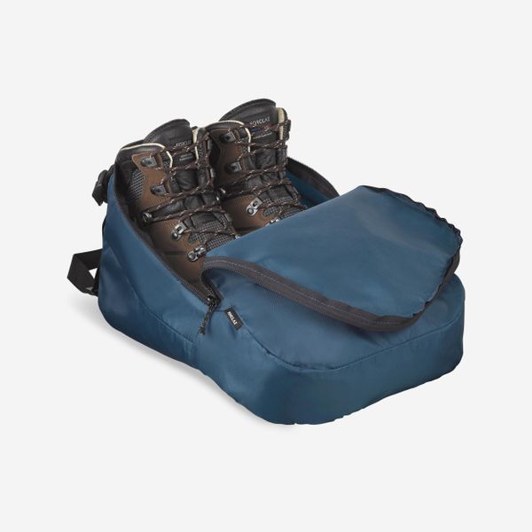 Pokrowiec na buty turystyczne i trekkingowe. Niebieskie trekkingi FORCLAZ. Za 34.99 zł.
