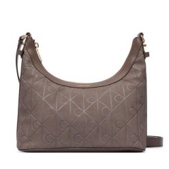 Torebka Calvin Klein. Brązowe torebki klasyczne Calvin Klein, bez wzorów, bez dodatków. Za 529.99 zł.