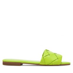 Klapki Call It Spring. Zielone klapki Call it Spring, bez wzorów, bez obcasa. Za 139.99 zł.