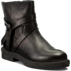 Botki NESSI - 17250/N Czarny 912. Czarne botki Nessi, bez wzorów, ze skóry, bez obcasa, na obcasie, bez zapięcia. W wyprzedaży za 269.00 zł.