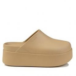 Klapki damskie Crocs DYLAN PLATFORM CLOG. Brązowe klapki Crocs, bez wzorów, bez obcasa. Za 239.00 zł.