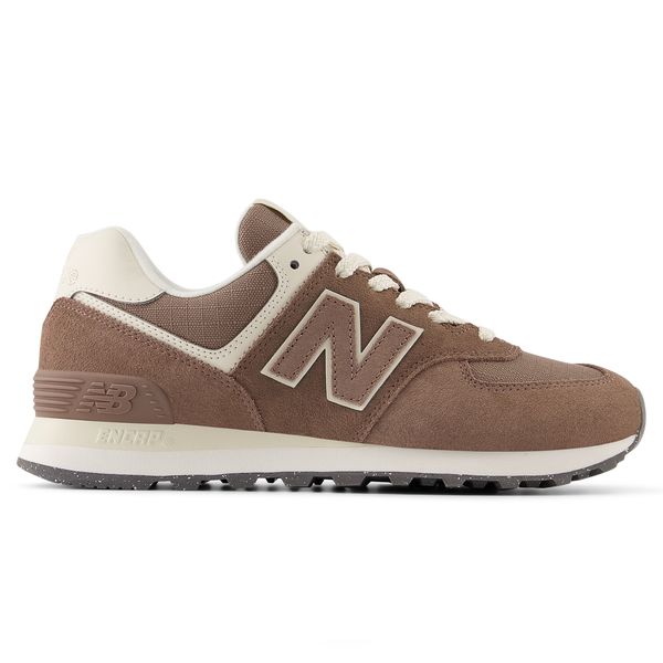 Buty damskie New Balance WL574RTS – brązowe. Brązowe obuwie sportowe New Balance, ze skóry, bez zapięcia. Za 499.99 zł.