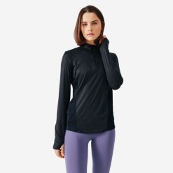 Bluza do biegania damska Kiprun Run 100 Dry. Czarne bluzy KIPRUN, s, bez wzorów, z bawełny, bez kaptura. W wyprzedaży za 59.99 zł.