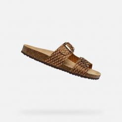 Sandały GEOX D BRIONIA Brąz. Brązowe sandały Geox, bez wzorów, ze skóry, bez obcasa, bez zapięcia. Za 349.99 zł.
