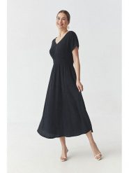 TATUUM Sukienka "Tabita" w kolorze granatowym rozmiar: 42. Niebieskie sukienki Tatuum, bez wzorów, bez kołnierzyka, bez ramiączek, midi. Za 256.54 zł.