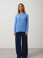AUTHENTIC CASHMERE Kaszmirowy sweter "Daria" w kolorze błękitnym rozmiar: M. Niebieskie swetry AUTHENTIC CASHMERE, m, bez wzorów, z kaszmiru, bez ramiączek. Za 347.99 zł.