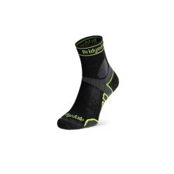 Skarpety biegowe Bridgedale Ultra Lt T2 Merino Sport 3/4 Crew. Czarne skarpety Bridgedale, bez wzorów. Za 74.99 zł.