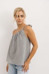 TOP HOLLY CIEMNO SZARY L - Flawless. Szare topy Flawless, l, bez wzorów, ze skóry, bez kołnierzyka, bez ramiączek. Za 57.00 zł.