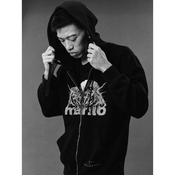 MANTO bluza z kapturem TREASURE ZONE czarna. Czarne bluzy MANTO, bez wzorów, z kapturem. Za 299.00 zł.