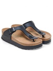 Birkenstock Japonki "Gizeh" w kolorze czarnym rozmiar: 37. Czarne klapki Birkenstock, bez wzorów, z otwartym noskiem, bez obcasa. Za 528.34 zł.