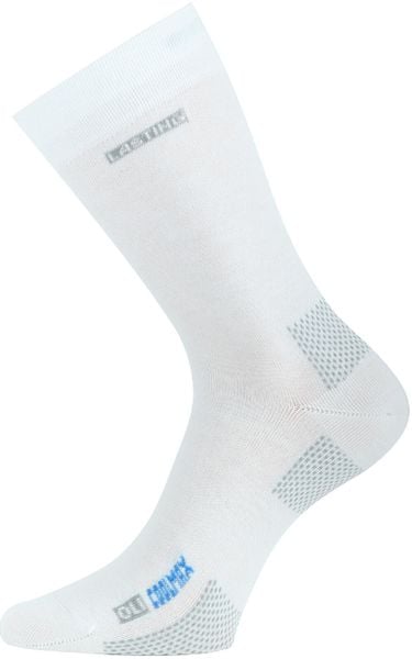 Skarpety funkcyjne OLI. Czarne skarpety LASTING, bez wzorów, z elastanu. Za 46.00 zł.