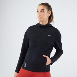 Bluza tenisowa z kapturem na krótki suwak Artengo Soft Dry 900. Czarne bluzy ARTENGO, l, bez wzorów, z materiału, z kapturem. Za 129.99 zł.
