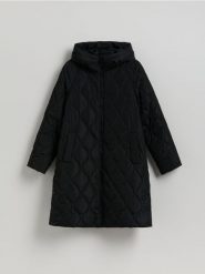 Pikowany płaszcz - czarny. Czarne płaszcze Reserved, l, bez wzorów, z tkaniny, bez kaptura. Za 199.99 zł.
