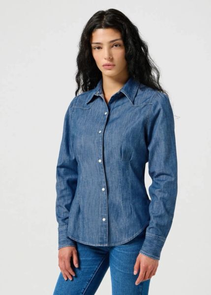 WRANGLER DAMSKA KOSZULA WRANGLER SLIM WAISTED BLOUSE VINTAGE FADE 112356470. Koszule Wrangler, s, bez wzorów, vintage, bez kołnierzyka, bez ramiączek. Za 149.99 zł.