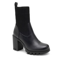 Botki DeeZee. Czarne botki DeeZee, bez wzorów, bez obcasa, na słupku, bez zapięcia. Za 125.99 zł.