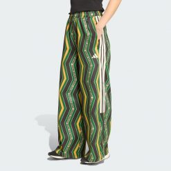 Spodnie dresowe adidas x FARM Tiro. Czarne spodnie dresowe Adidas, l, bez wzorów, z dresówki, na fitness i siłownię. Za 279.00 zł.