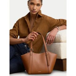 Torebka LAUREN RALPH LAUREN. Brązowe torebki klasyczne Lauren Ralph Lauren, bez wzorów, bez dodatków. Za 1,599.00 zł.