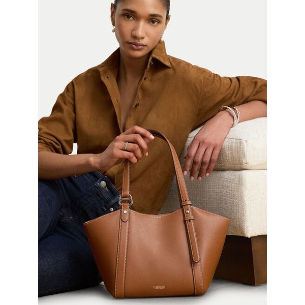 Torebka LAUREN RALPH LAUREN. Brązowe torebki klasyczne Lauren Ralph Lauren, bez wzorów, bez dodatków. Za 1,599.00 zł.