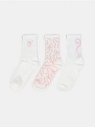 Długie skarpetki z motywem kokard 3 pack - biały. Białe skarpety Sinsay, bez wzorów. Za 12.99 zł.