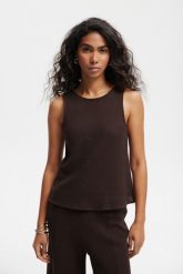 TOP SUMMER CZEKOLADOWY XS - Flawless. Brązowe topy Flawless, xs, w ażurowe wzory, z dzianiny, bez kołnierzyka, bez ramiączek. Za 297.00 zł.