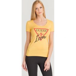 T-SHIRT ICON TEE Guess. Żółte t-shirty Guess, l, z aplikacjami, z bawełny, bez kołnierzyka, bez ramiączek. Za 139.00 zł.