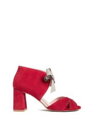 L37 Sandały w kolorze czerwonym rozmiar: 41. Czerwone sandały L37, bez wzorów, ze skóry, z otwartym noskiem, bez obcasa, na koturnie, bez zapięcia. Za 347.99 zł.