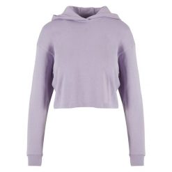 Krótkia damska bluza z kapturem w oversize'owym fasonie Urban Classics. Fioletowe bluzy Urban Classics, bez wzorów, z bawełny, z kapturem. Za 175.50 zł.