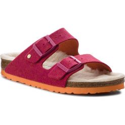 Kapcie BIRKENSTOCK - Arizona Rivet 1012434 Doubleface Fuchsia. Obuwie domowe marki Birkenstock. W wyprzedaży za 259.00 zł.