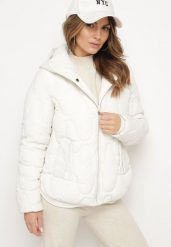 Jasnobeżowa Pikowana Kurtka z Materiałowym Kapturem i Kieszeniami Ravalynne. Brązowe kurtki sportowe Born2be, l, bez wzorów, z jeansu, trekkingowe. Za 209.99 zł.