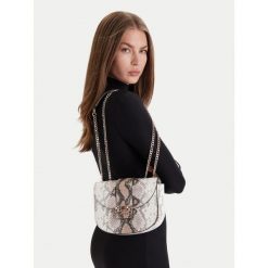 Torebka Guess. Torebki klasyczne Guess, z aplikacjami, bez dodatków. Za 339.99 zł.