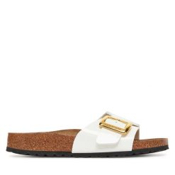 Klapki Birkenstock. Białe klapki Birkenstock, bez wzorów, bez obcasa. Za 399.99 zł.