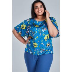 Kolorowa bluzka Nela duże rozmiary XXL OVERSIZE PLUS SIZE LATO. Niebieskie bluzki Moda Size Plus Iwanek, plus size, bez wzorów, z materiału, biznesowe, bez kołnierzyka, plus size, bez ramiączek. W wyprzedaży za 49.90 zł.