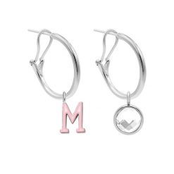 Kolczyki koła 2 cm z literką M i białym kryształem. Szare kolczyki Lilou, posrebrzane. Za 347.00 zł.