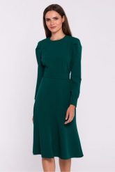 Elegancka sukienka rozkloszowana z paskiem zielona. Zielone sukienki Stylove, xl, bez wzorów, eleganckie, bez kołnierzyka, bez ramiączek, rozkloszowane. Za 359.00 zł.