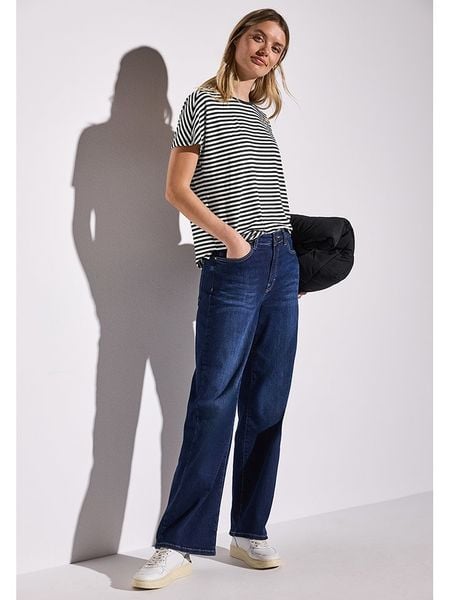 Street One Koszulka w kolorze biało-czarnym rozmiar: 44. Białe bluzki Street One, bez wzorów, street, bez kołnierzyka, bez ramiączek. Za 87.40 zł.