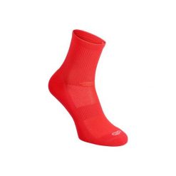 Skarpety do biegania CONFORT x2. Czerwone skarpety KALENJI, bez wzorów, z elastanu. Za 14.99 zł.