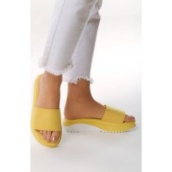Żółte Klapki Redress. Żółte klapki Born2be, bez wzorów, bez obcasa, na platformie. Za 39.99 zł.