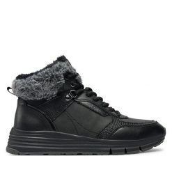 Botki Tamaris. Czarne botki Tamaris, bez wzorów, bez obcasa, na płaskiej podeszwie, bez zapięcia. Za 449.99 zł.