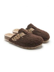 Billowy Kapcie w kolorze brązowym rozmiar: 38. Brązowe obuwie domowe Billowy, bez wzorów, bez zapięcia. Za 131.12 zł.