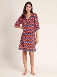 Admas Sukienka w kolorze czerwono-niebieskim rozmiar: M. Czerwone sukienki Admas, na co dzień, m, bez wzorów, z wiskozy, bez kołnierzyka, bez ramiączek, mini, proste. Za 86.99 zł.