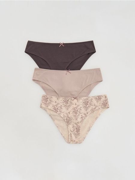 Bawełniane majtki figi 3 pack - jasnofioletowy. Fioletowe figi Reserved, l, bez wzorów, z bawełny. Za 49.99 zł.